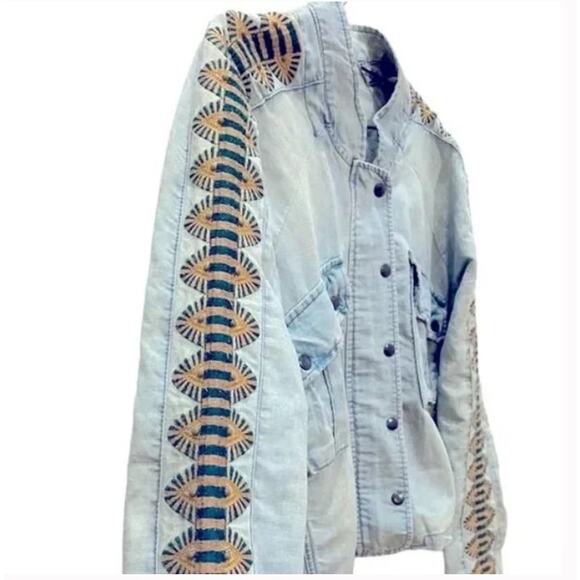 Free People Denim Jacket Sz XS EMBROIDERED BEADED Light Blue Boho Gypsy Bohemian - Picture 9 of 16